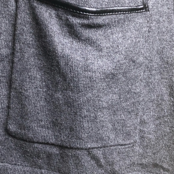 Dalia Long Sleeved Tunic w/pockets /Pleather trim! - Picture 5 of 11